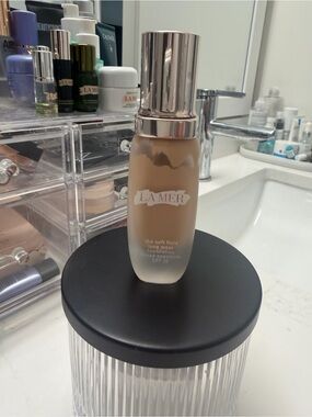 La Mer Liquid Foundation Bottle — 210 Bisque